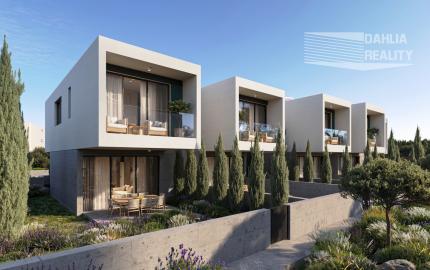 DOM na kľúč novostavba CYPRUS - PAPHOS poschodový 115 m2 s bazénom, 500 metrov k moru