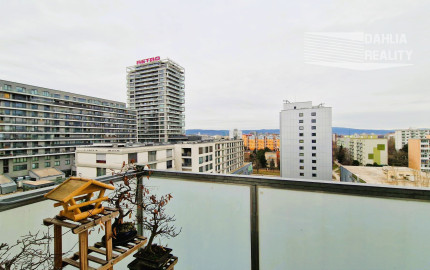 Predaj 3 izbový byt plus 2 x veľká loggia výborná dispozícia, 82 m2, Ružinov pri RETRE - Muškátová