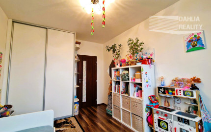 Predaj 3 izbový byt plus 2 x veľká loggia výborná dispozícia, 82 m2, Ružinov pri RETRE - Muškátová