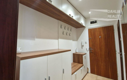 Predaj 3 izbový byt plus 2 x veľká loggia výborná dispozícia, 82 m2, Ružinov pri RETRE - Muškátová