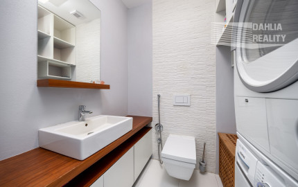 Exkluzívna VILA s panoramatickým výhľadom vo Svätom Jure - 5 izbová s terasou, átriom, krbom a pozemkom 6 616 m2