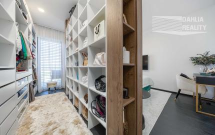 Predaj novostavba rodinný dom s parkovaním a so záhradou 150 m2 v Šenkviciach s výhľadom na Malé Karpaty