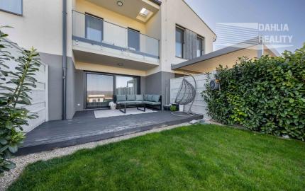 Predaj novostavba rodinný dom s parkovaním a so záhradou 150 m2 v Šenkviciach s výhľadom na Malé Karpaty