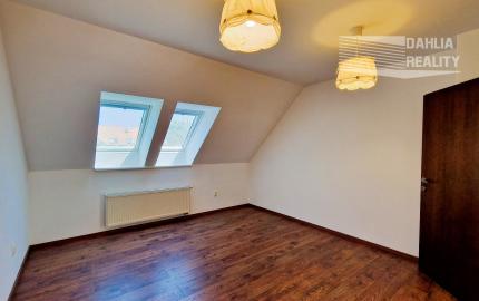 Predaj 4 izbový mezonetový byt s krbom a balkónom 120 m2 v Pezinku širšie centrum