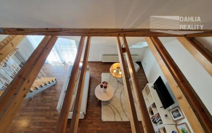 Predaj 4 izbový mezonetový byt s krbom a balkónom 120 m2 v Pezinku širšie centrum