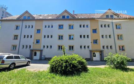 Predaj 4 izbový mezonetový byt s krbom a balkónom 120 m2 v Pezinku širšie centrum