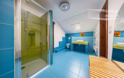 Predaj vidiecky rodinný dom  po rekonštrukcii s bazénom, garážou a pozemkom 800 m2 Vištuk
