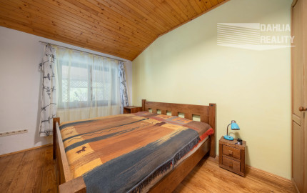 Predaj vidiecky rodinný dom  po rekonštrukcii s bazénom, garážou a pozemkom 800 m2 Vištuk