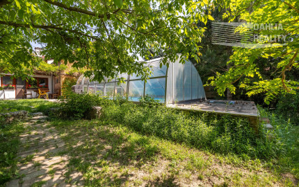 Predaj vidiecky rodinný dom  po rekonštrukcii s bazénom, garážou a pozemkom 800 m2 Vištuk