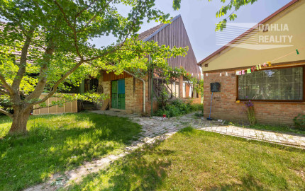 Predaj víkendový rodinný dom so stodolou + samostatný ateliér/posilňovňa + záhrada, pozemok celkom 2 699 m2 Vištuk