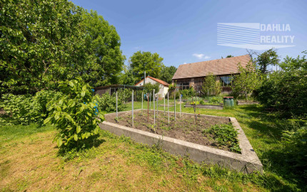 Predaj víkendový rodinný dom so stodolou + samostatný ateliér/posilňovňa + záhrada, pozemok celkom 2 699 m2 Vištuk