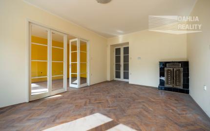 Predaj 4 izbový veľký byt v pôvodnom stave 125 m2 + terasa v centre Trenčína