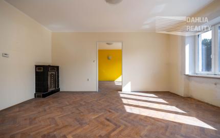 Predaj 4 izbový veľký byt v pôvodnom stave 125 m2 + terasa v centre Trenčína