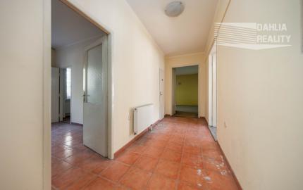 Predaj 4 izbový veľký byt v pôvodnom stave 125 m2 + terasa v centre Trenčína
