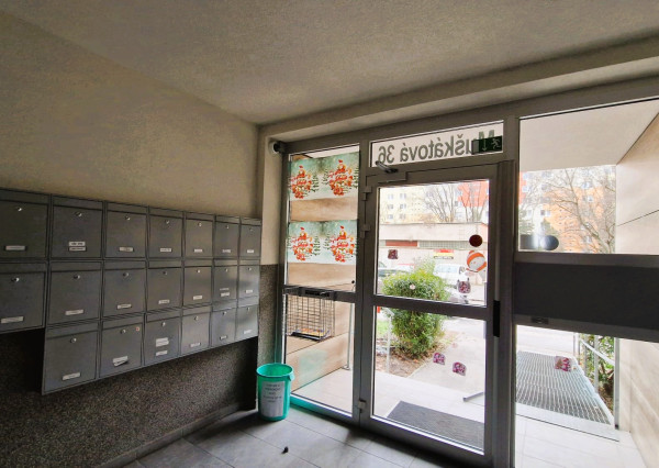 Predaj 3 izbový byt plus 2 x veľká loggia výborná dispozícia, 82 m2, Ružinov pri RETRE - Muškátová