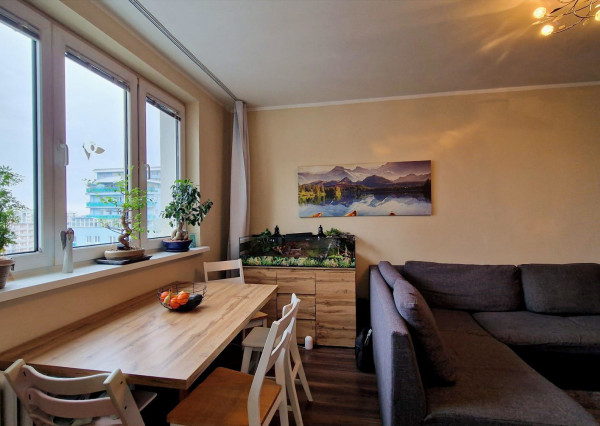 Predaj 3 izbový byt plus 2 x veľká loggia výborná dispozícia, 82 m2, Ružinov pri RETRE - Muškátová