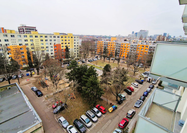 Predaj 3 izbový byt plus 2 x veľká loggia výborná dispozícia, 82 m2, Ružinov pri RETRE - Muškátová