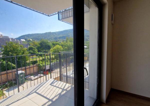 Predaj novostavba 2 izbový byt s balkónom 61 m2 + parkovacie státie v projekte ALTUM Bratislava