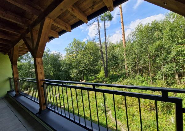 Predaj apartmán Vysoké Tatry 4 izbový 112 m2 + terasa + balkón s výhľadom na Tatry + parkovanie