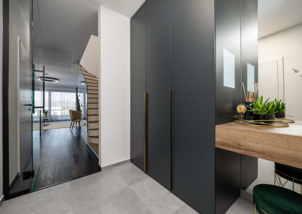 Predaj novostavba rodinný dom s parkovaním a so záhradou 150 m2 v Šenkviciach s výhľadom na Malé Karpaty