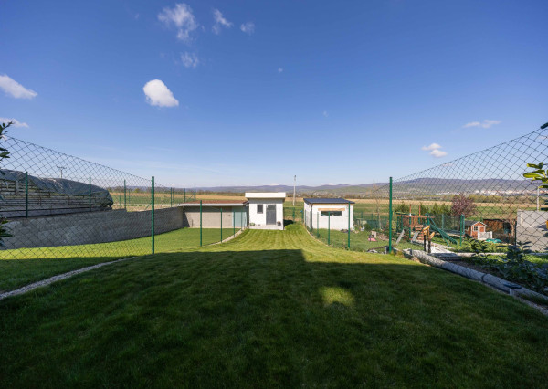 Predaj novostavba rodinný dom s parkovaním a so záhradou 150 m2 v Šenkviciach s výhľadom na Malé Karpaty