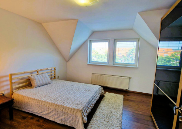 Predaj 4 izbový mezonetový byt s krbom a balkónom 120 m2 v Pezinku širšie centrum