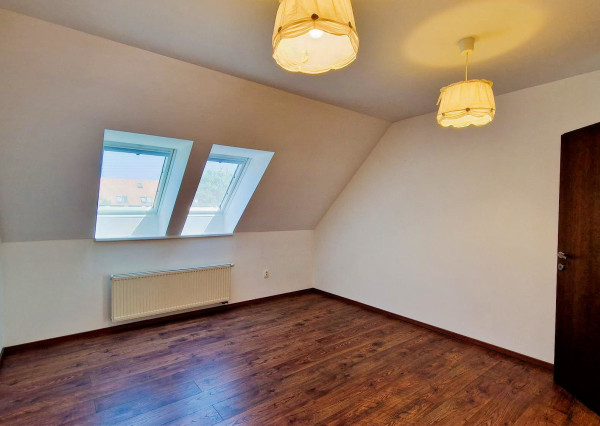 Predaj 4 izbový mezonetový byt s krbom a balkónom 120 m2 v Pezinku širšie centrum