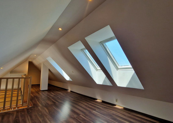 Predaj 4 izbový mezonetový byt s krbom a balkónom 120 m2 v Pezinku širšie centrum