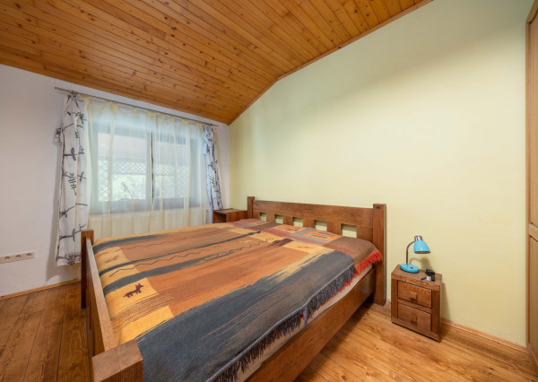 Predaj vidiecky rodinný dom  po rekonštrukcii s bazénom, garážou a pozemkom 800 m2 Vištuk