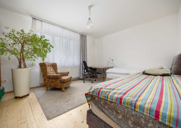 Predaj vidiecky rodinný dom  po rekonštrukcii s bazénom, garážou a pozemkom 800 m2 Vištuk